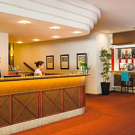 佩斯塔纳卡塞海洋与会议公寓酒店