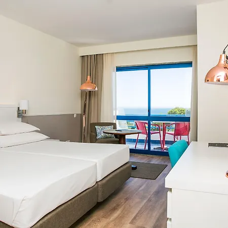 Pestana Ocean & Conference Hotel Віавіа