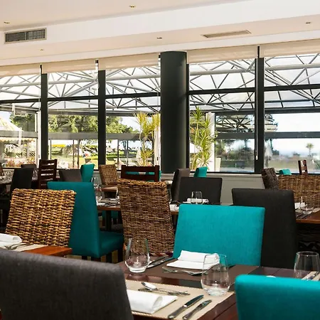 佩斯塔纳卡塞海洋与会议公寓酒店